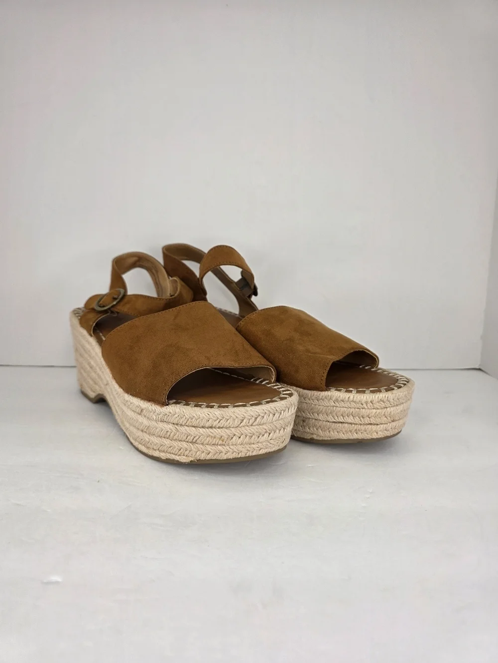 Universal Thread Sandals Women’s 11 Platform Espadrilles Brown Faux Suede Casual